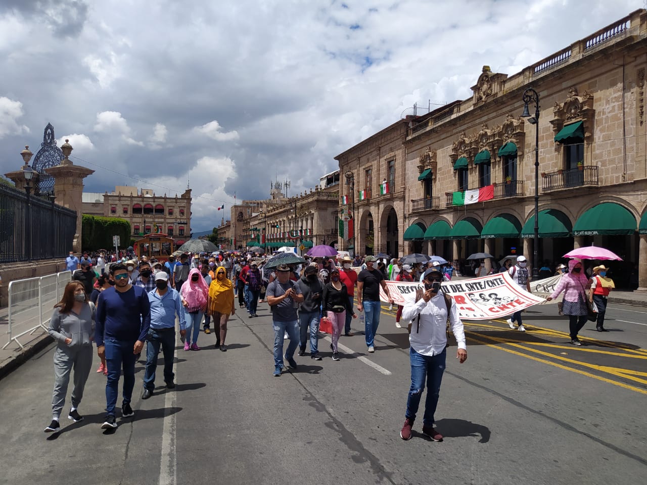 Con desfilemarcha, protestan este 16 de septiembre en Morelia