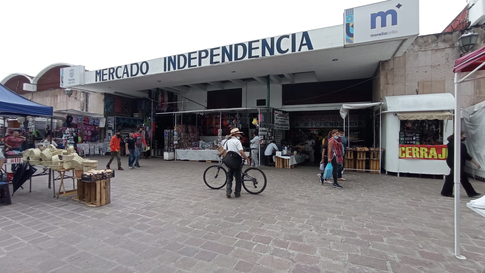 Locatarios del Mercado Independencia inconformes por incremento de ambulantes