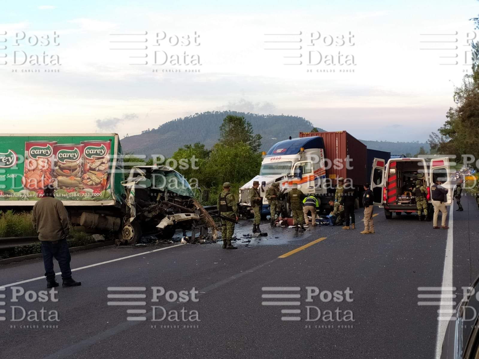 Choque entre camiones de carga deja un muerto y tres heridos en la Siglo XXI