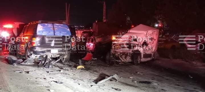 Accidente carretero deja dos muertos y 21 lesionados en Querétaro