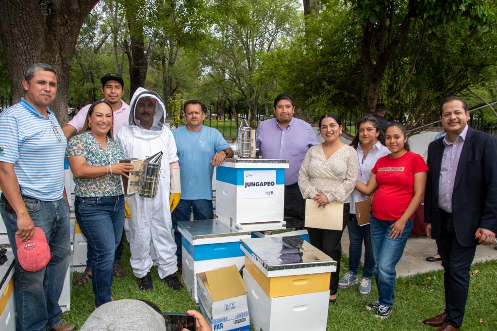 DIF Michoacán entregó insumos de salud y bienestar a 18 municipios