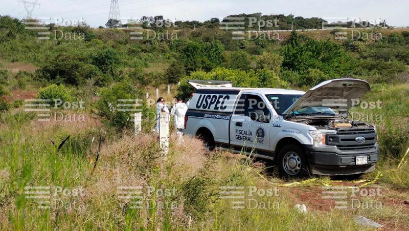 Localizan a hombre muerto y con huellas de violencia a la orilla de la Morelia-Quiroga Localizan a hombre muerto y con huellas de violencia a la orilla de la Morelia-Quiroga