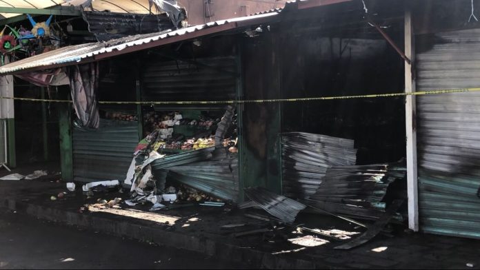 Locatarios del Mercado Revolución afectados por incendio, operarán en el estacionamiento