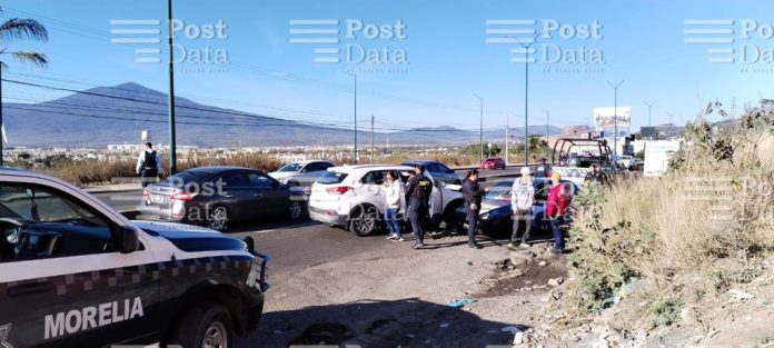 Se registra choque entre 2 vehículos cerca de Villas del Pedregal Se registra choque entre 2 vehículos cerca de Villas del Pedregal
