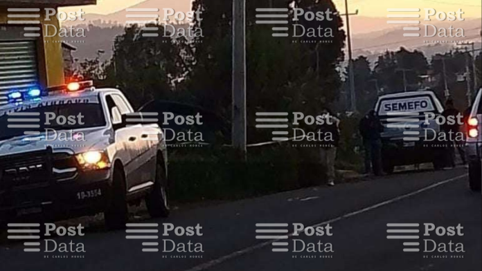 Muere persona tras volcadura de vehículo en Pátzcuaro