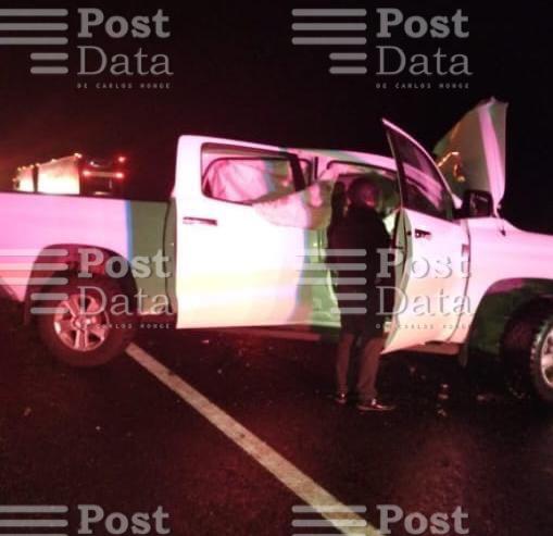 Choque entre 2 vehículos deja 2 muertos en la Morelia-Salamanca