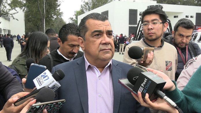 En relación a las 113 denuncias contra la Guardia Civil que ha recibido la Policía Morelia, el secretario de Gobierno, Elías Ibarra Torres, explicó que han invitado al edil capitalino a las Mesas de Gobernabilidad, para que exponga el problema, pero hasta el momento no han “cuadrado agendas”.