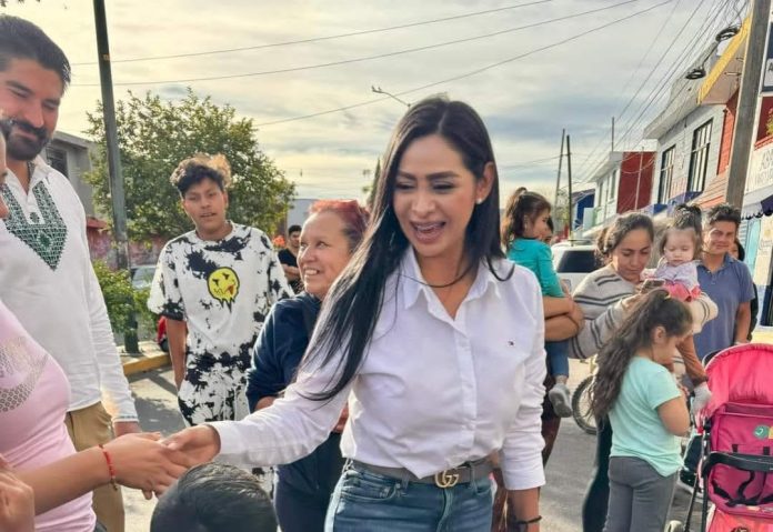 Sostiene Araceli Saucedo Reyes encuentro con vecinos de Tierra y Libertad en Morelia