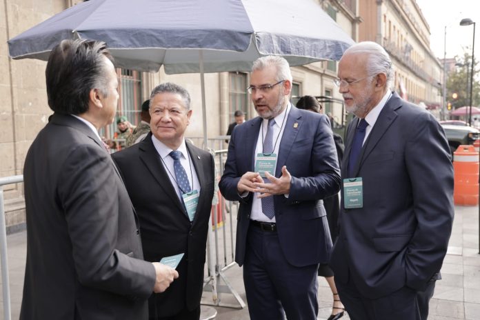 Gobernador de Michoacán firma renovación de convenio con IMSS-Bienestar