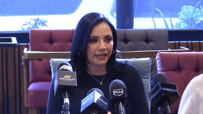 La diputada, Adriana Hernández refirió que, una vez que se mida a las mujeres perredistas mejor posicionadas, se le debe de considerar para medirse con la que resulte favorecida de la encuesta.