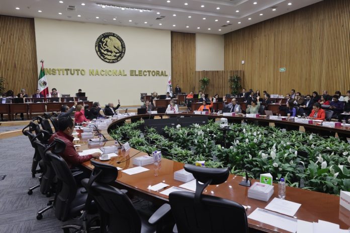 Aplica INE multas por más de 5 millones de pesos a 8 partidos en Michoacán