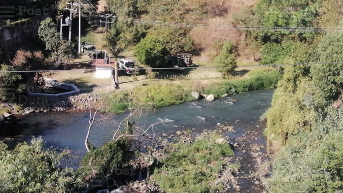 Hallan cadáver de una mujer en las aguas del Río Cupatitzio