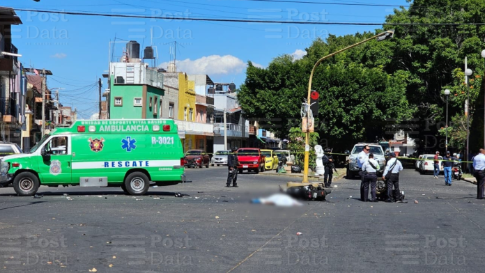 Adolescente muere en choque de ambulancia y dos motos, en Zamora