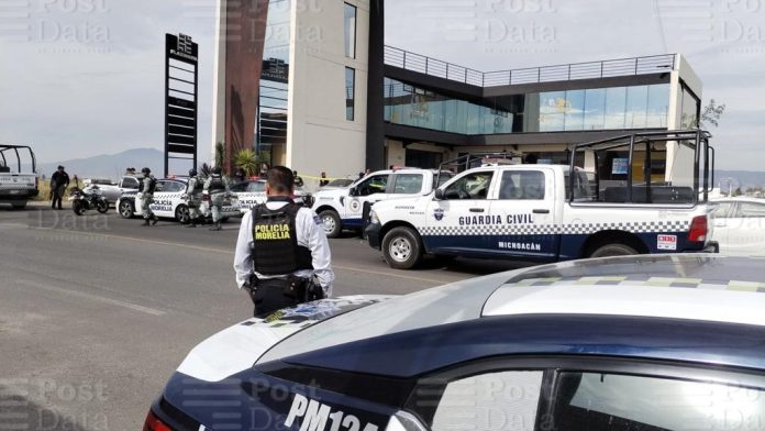 Hombre armado ataca a pareja en Plaza Huma Altozano; mujer colombiana queda herida