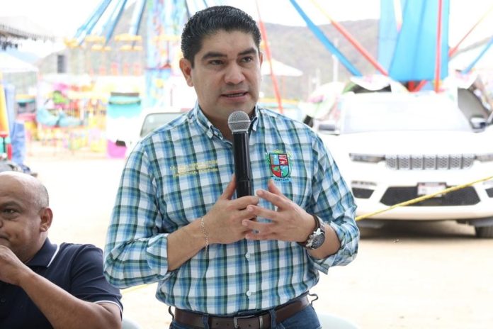 Por violencia, migran habitantes de Guerrero y el Estado de México a Huetamo