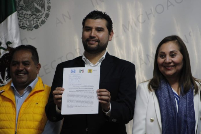 Sólo se incluirá a mujeres perredistas en encuesta para el Senado: Octavio Ocampo