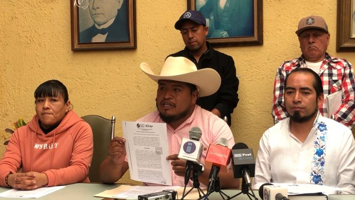 Habitantes de San Matías el Grande, exigieron al Tribunal Electoral del Estado de Michoacán, que emita medidas cautelares contra el presidente municipal José Luis Téllez, ya que en reiteradas ocasiones ha desatendido la sentencia que le ordena convocar a sesión del Cabildo para entregar los recursos a la localidad.