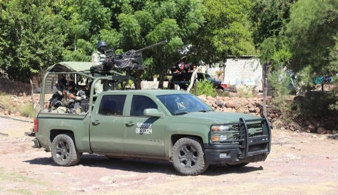 Grupo armado se enfrenta contra Sedena en Tiamba; hay dos presuntos atacantes heridos