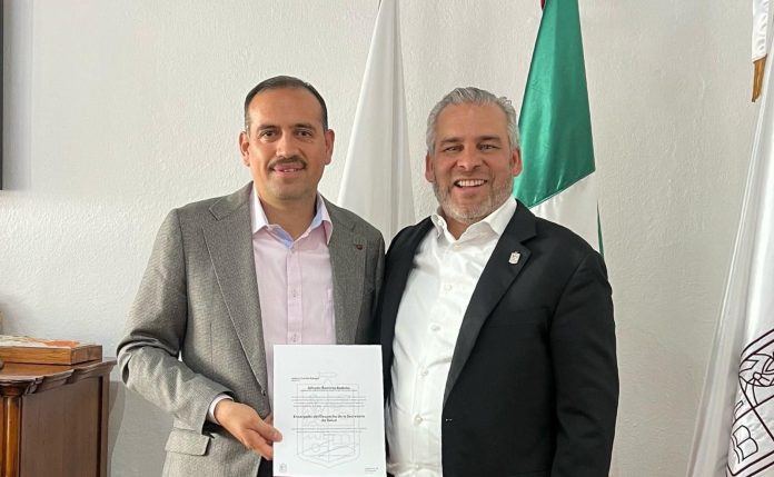 Renunció la titular de la Secretaría de Salud, designó gobernador a encargado de despacho