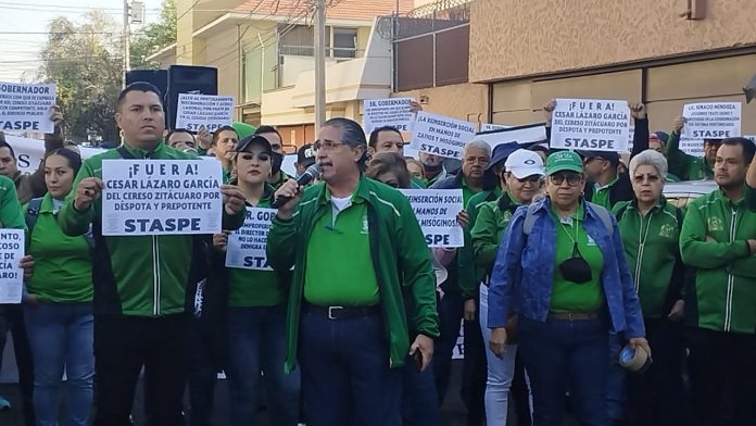 Con protesta, exige STASPE destitución del director de penal de Zitácuaro, César Lázaro