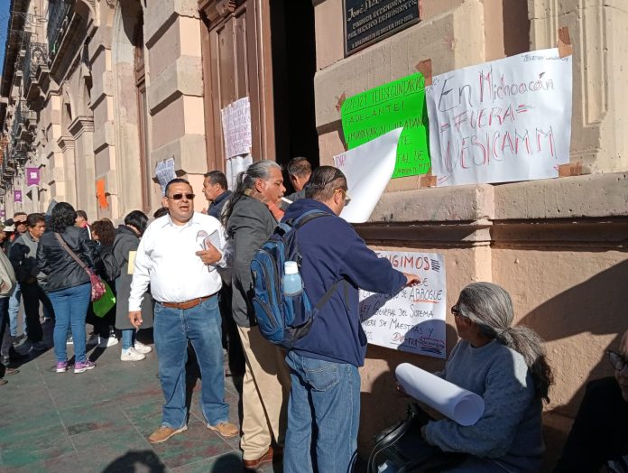 Denuncian 1 mil 600 aviadores en escuelas de la región Morelia Denuncian 1 mil 600 aviadores en escuelas de la región Morelia