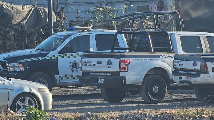 Hombre y mujer son baleados en un deshuesadero de autos en Morelia