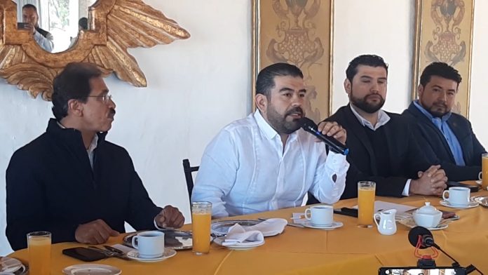 Durante los últimos días, los jóvenes normalistas se han estado manifestando en contra de la convocatoria para nuevos docentes en la entidad.