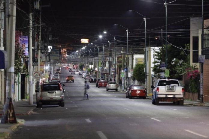Al menos 100 reportes de fallas en alumbrado público al mes en Morelia