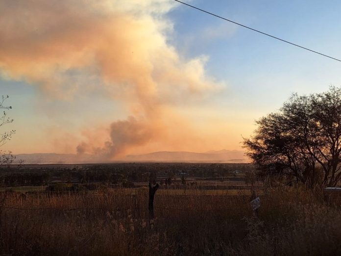 El incendio de Tule en Cuitzeo no está apagado, seguirá generando humo: PC