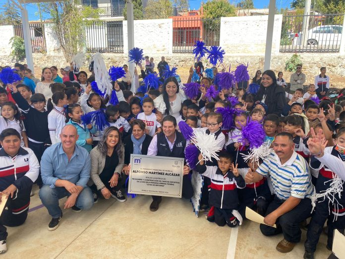 Entrega ayuntamiento las primeras techumbres a escuelas primarias de Morelia