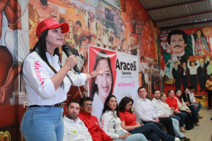 Araceli Saucedo compromete en Tarímbaro buscar más recursos federales para estados y municipios