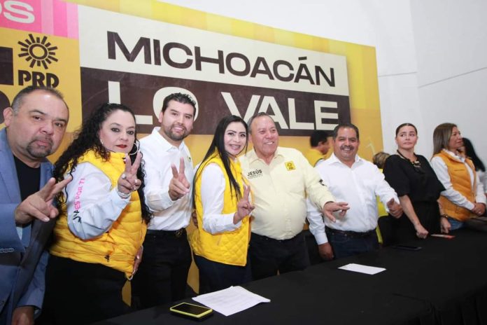Se registra volcadura automovilística en la zona de Altozano