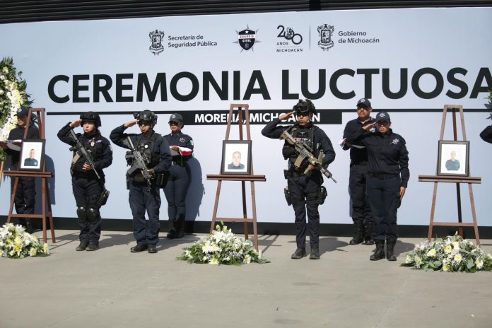 Rinden homenaje a los elementos de la Guardia Civil asesinados en Pátzcuaro