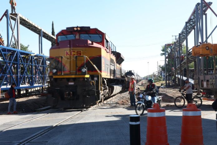 La próxima semana estaría listo el puente peatonal en Siervo de la Nación