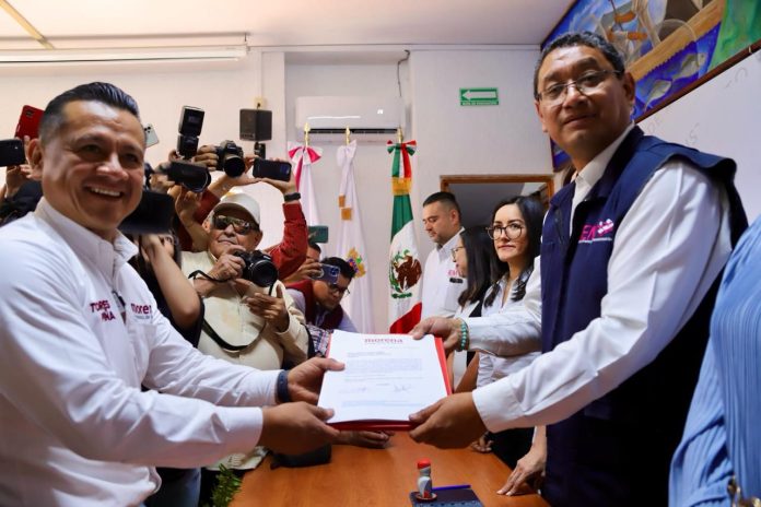 Torres Piña se registró como candidato de Morena, PT y PVEM por Morelia