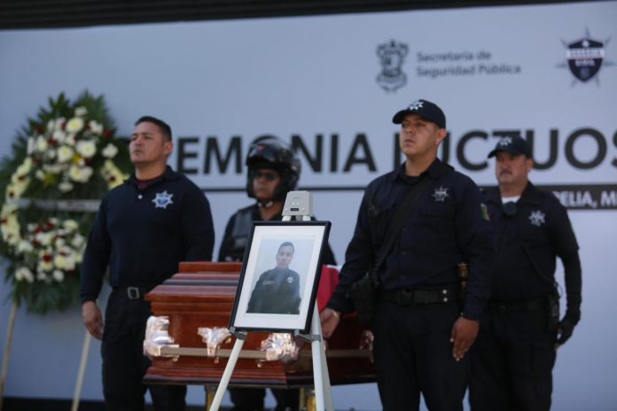 Con un minuto de aplausos despiden a guardia civil caído en cumplimiento del deber Con un minuto de aplausos despiden a guardia civil caído en cumplimiento del deber