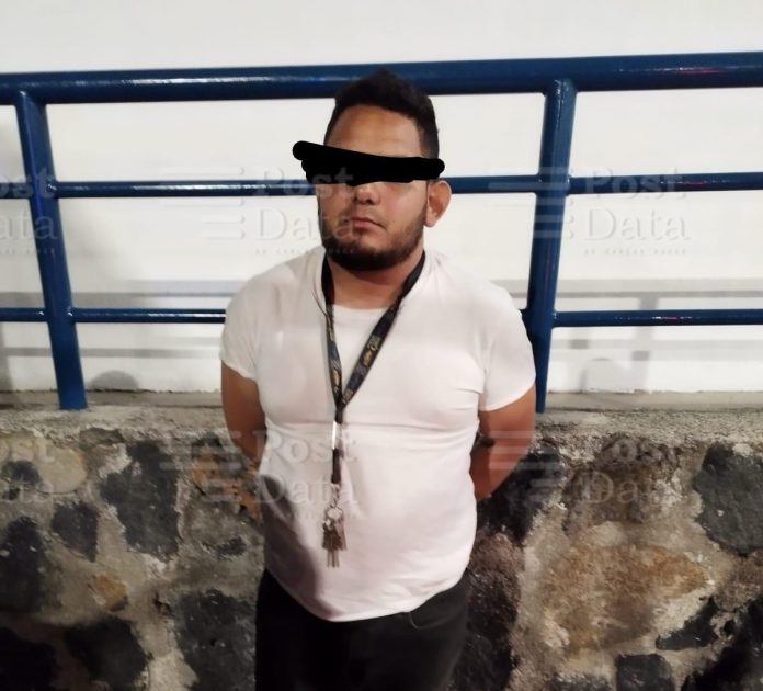 Detienen a Policía Auxiliar por asalto a particulares; utilizó su arma de cargo