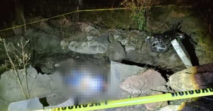 Motociclista muere al accidentarse en el municipio de Álvaro Obregón