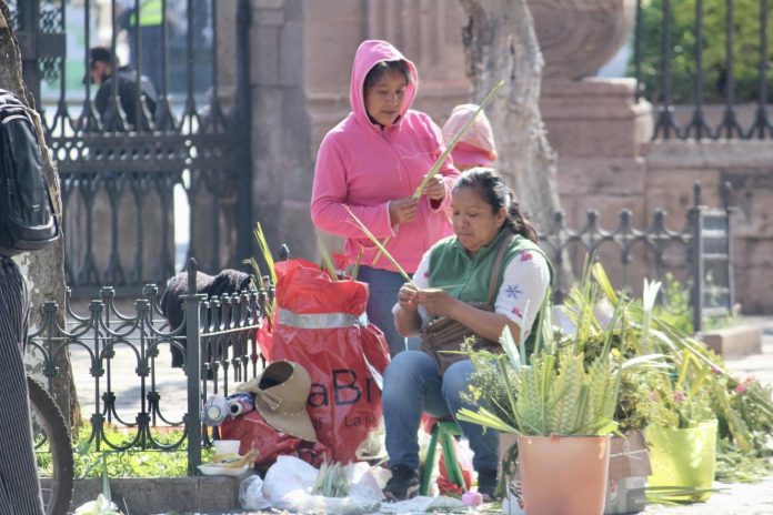 Atrio de la Catedral de Morelia recibirá a 80 ambulantes el Domingo de Ramos