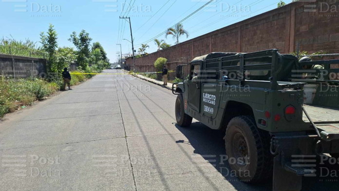 Balean a tres personas a unos metros de la base de la policía en Uruapan
