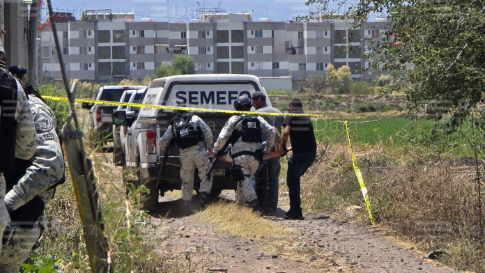 Localizan a un hombre asesinado a espaldas del Fraccionamiento Los Encinos, en Zamora