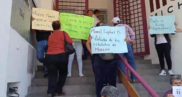 Morenistas se manifiestan en sede partidista en rechazo al candidato en L.C.