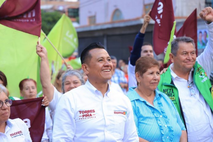 Carlos Torres aventaja con 4.3% al edil con licencia, Alfonso Martínez: Massive Caller