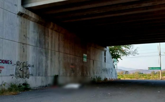 Abandonan cadáver con huellas de violencia en el puente de San Antonio La Labor