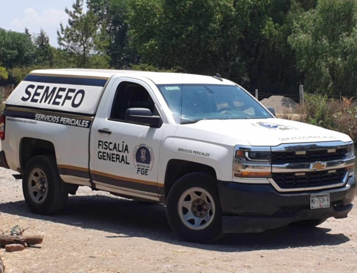 Localizan a un asesinado en la carretera "libre" Uruapan-Lombardía
