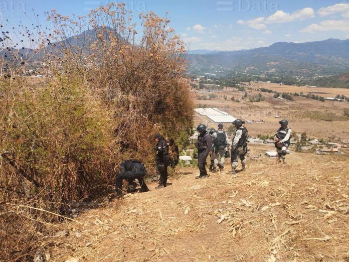 Reportan enfrentamientos en poblados de Apatzingán