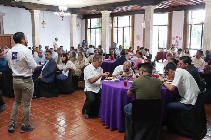 Candidatos del PES se reúnen con líderes evangélicos y sociales