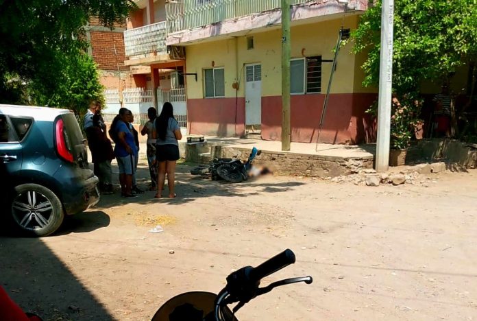 Asesinan a otro motociclista en Apatzingán