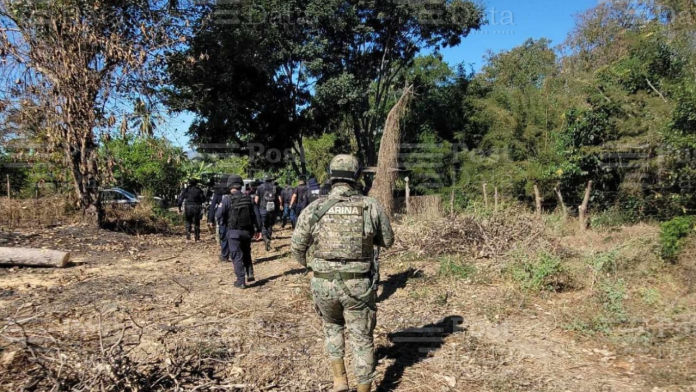 Se registran enfrentamientos armados entre células delictivas en la sierra de Coahuayana