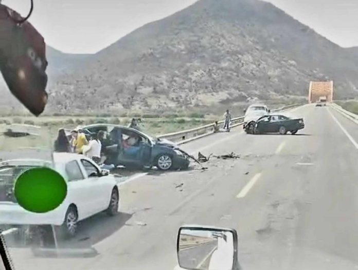 Fatal accidente deja dos muertos y tres heridos en la Siglo XXI